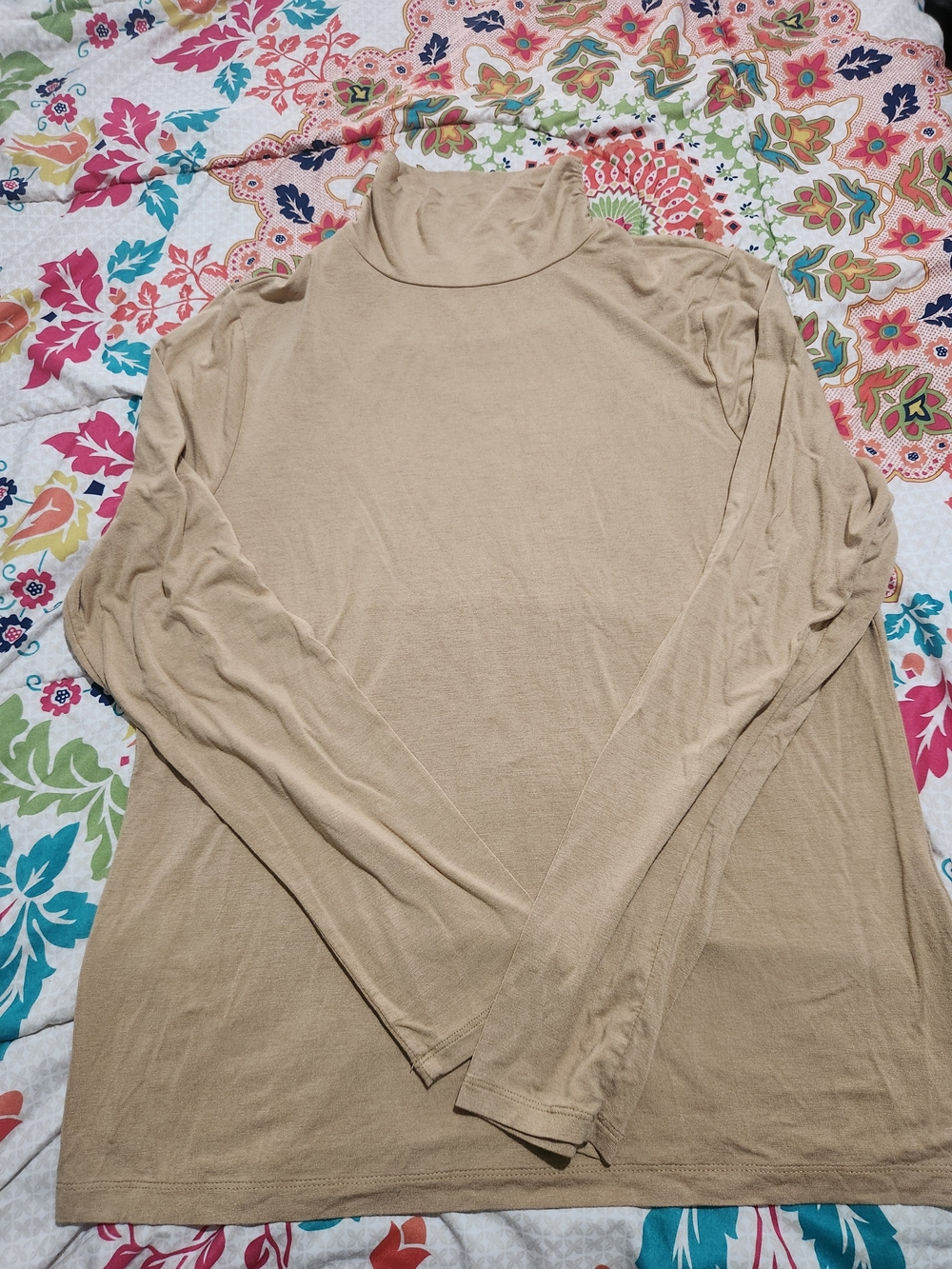 Chico's Touch Of Cool Mockneck Lightweight Beige Turtleneck Long Sleeve Top